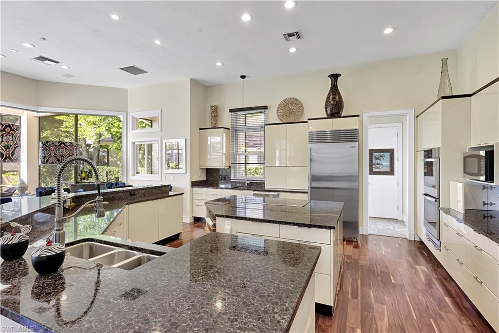 3451 Creekview DR
