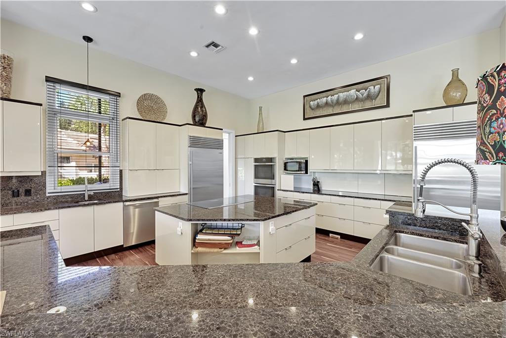 3451 Creekview DR