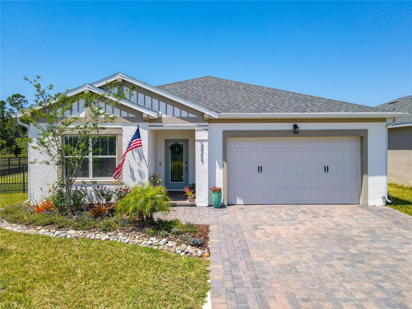 5569 ESTERO LOOP