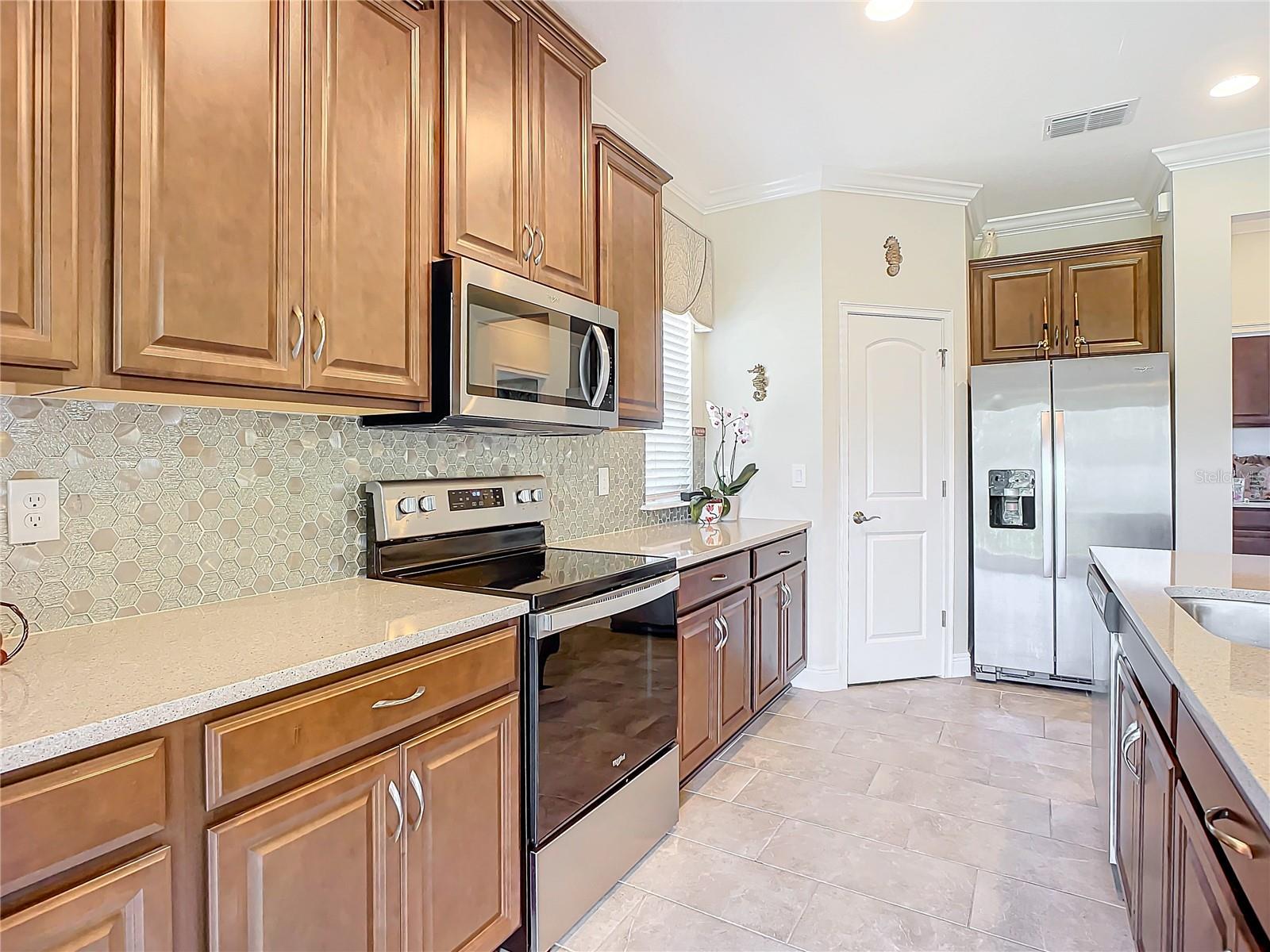5569 ESTERO LOOP