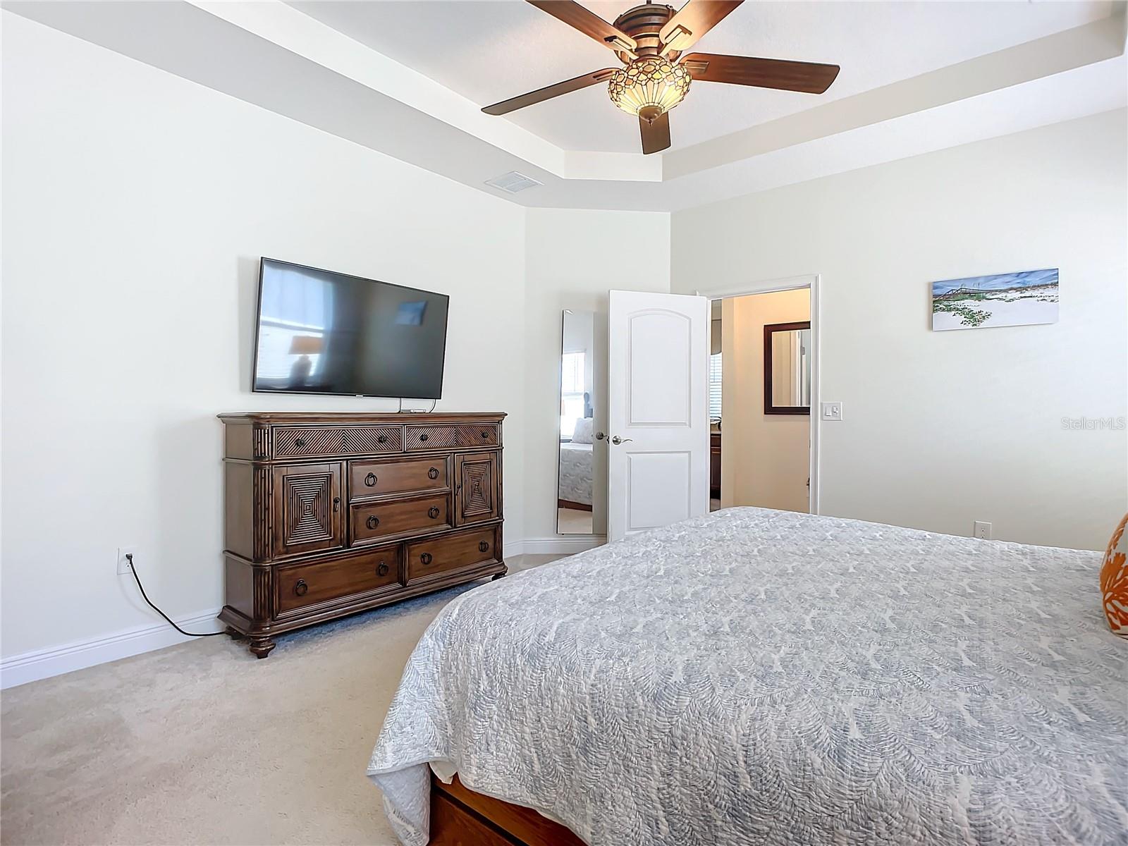 5569 ESTERO LOOP