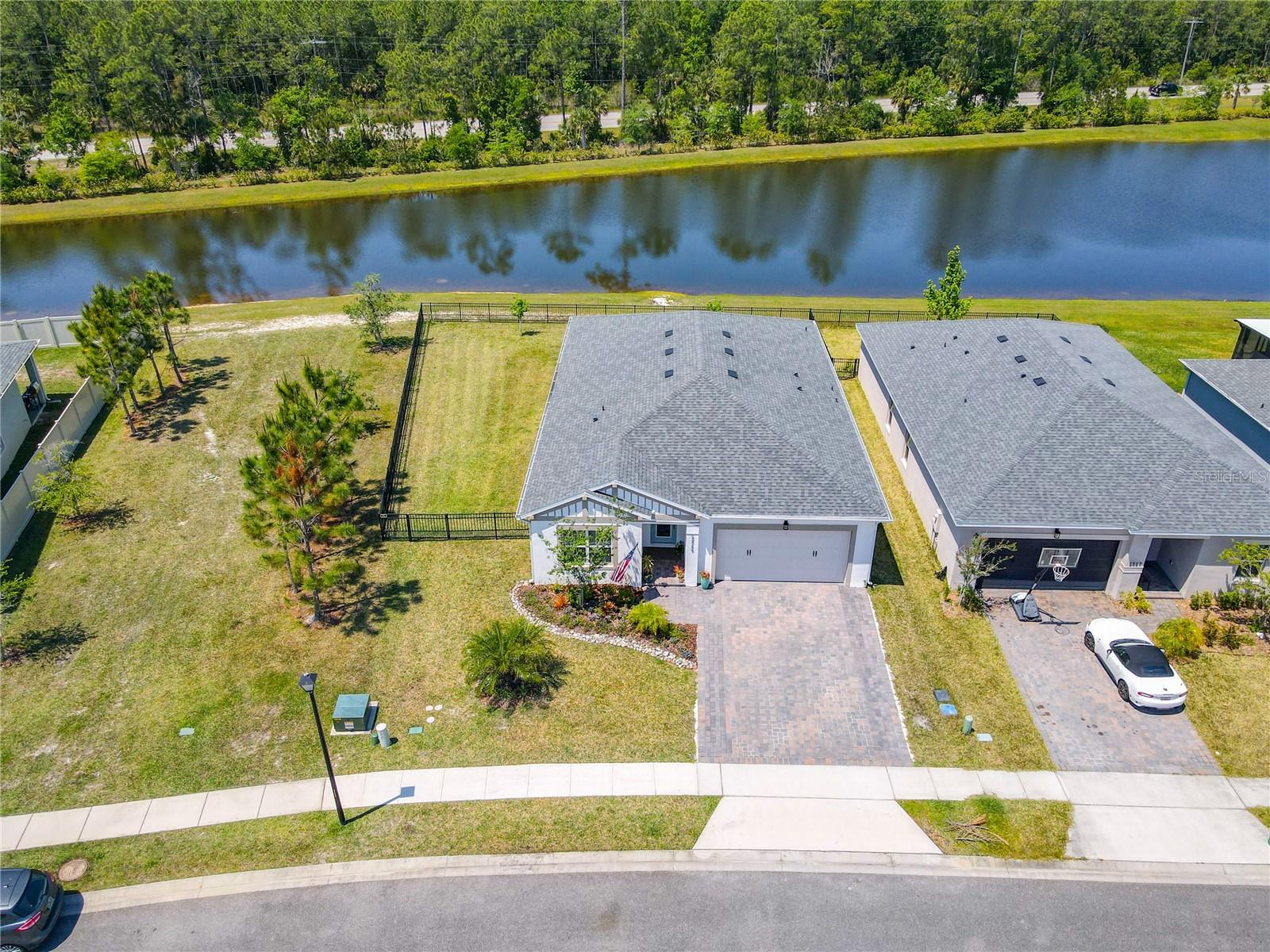 5569 ESTERO LOOP