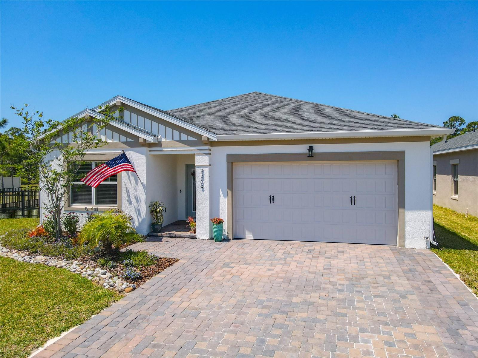 5569 ESTERO LOOP