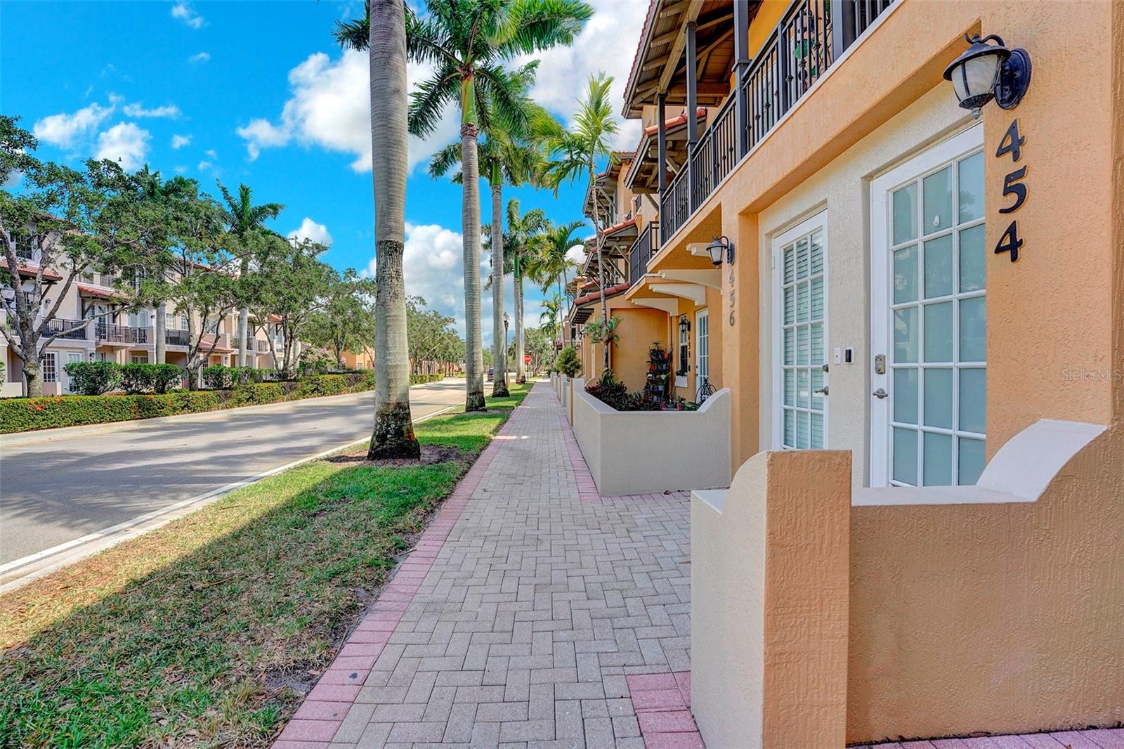 454 SW 147TH AVE #4601