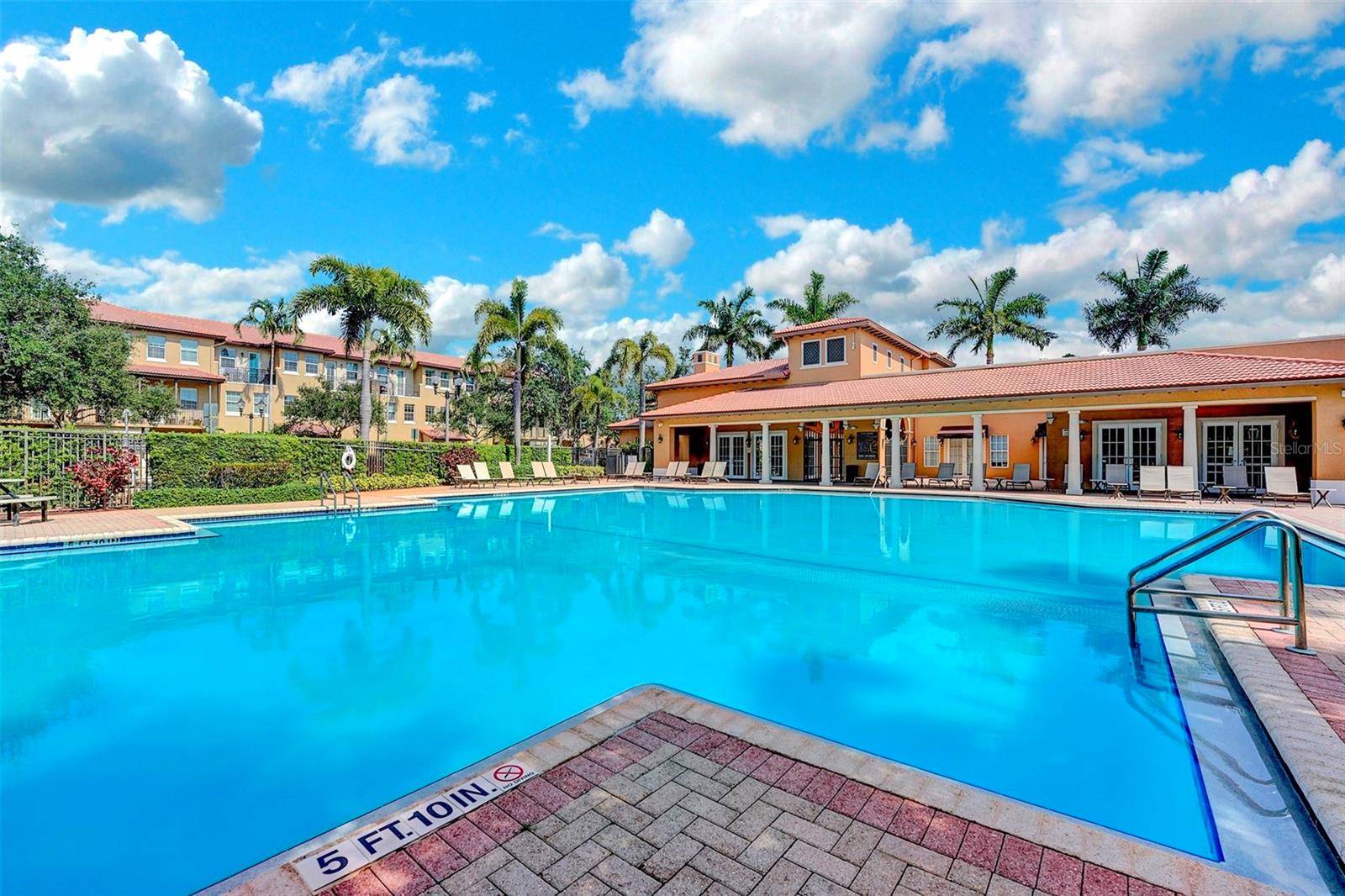 454 SW 147TH AVE #4601