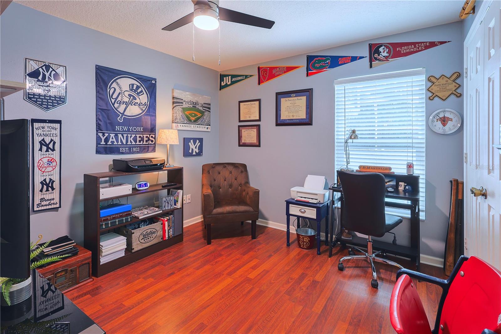 37 VALLEYWOOD DR