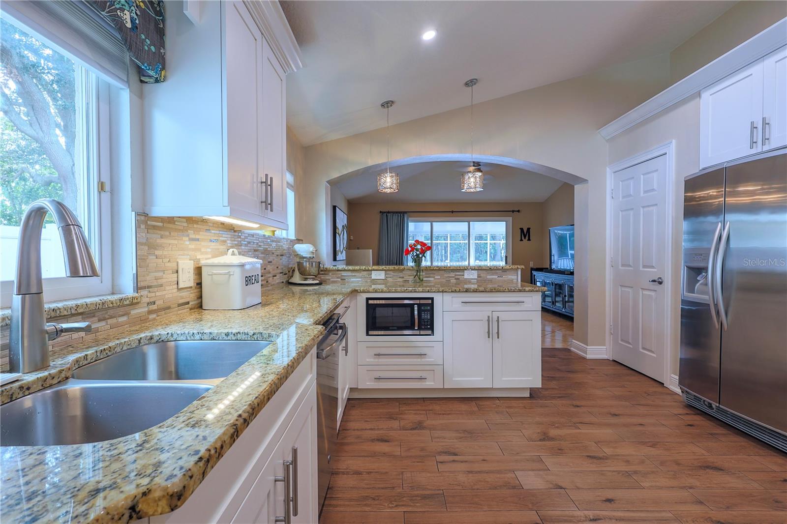 37 VALLEYWOOD DR