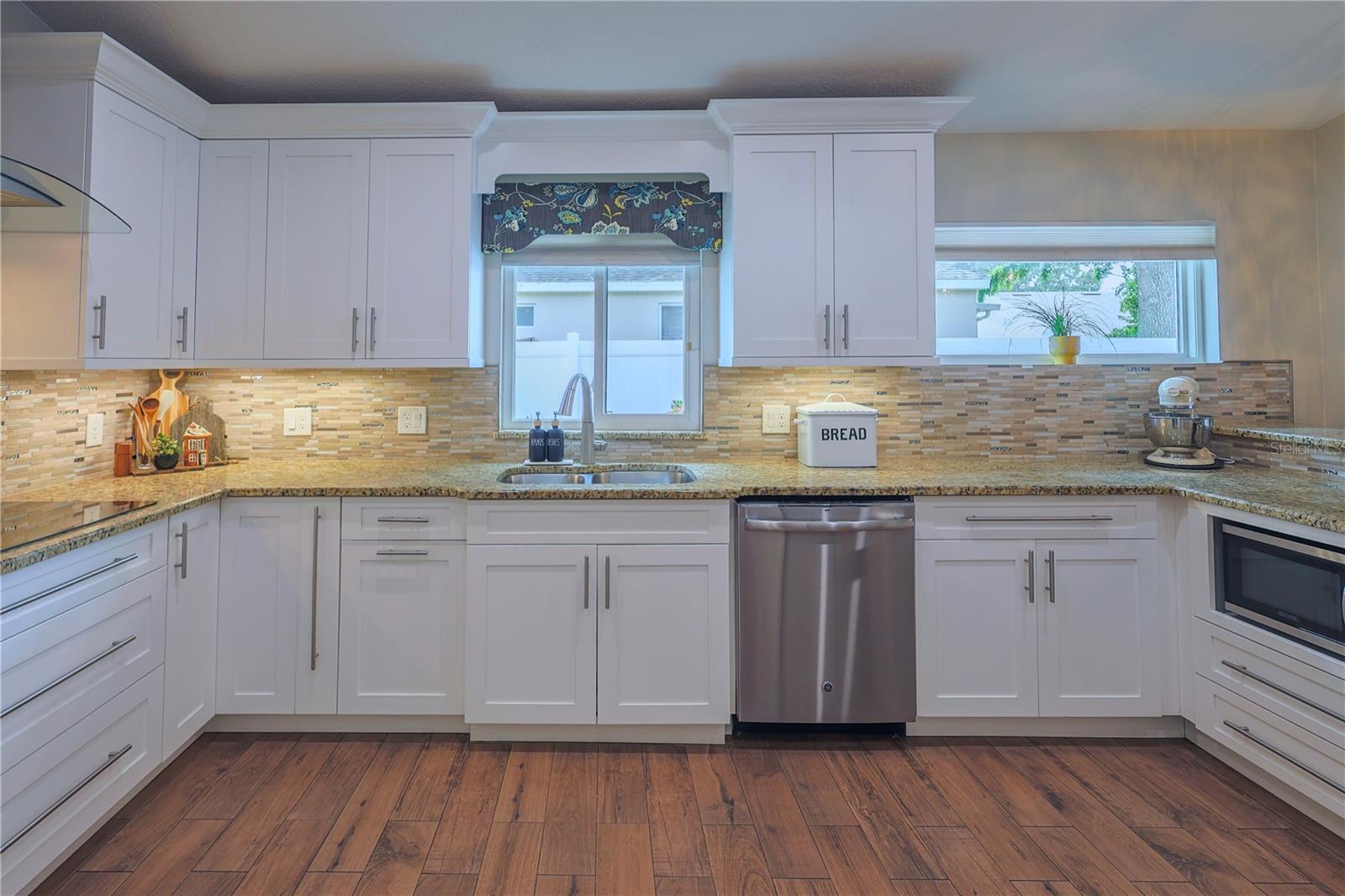 37 VALLEYWOOD DR