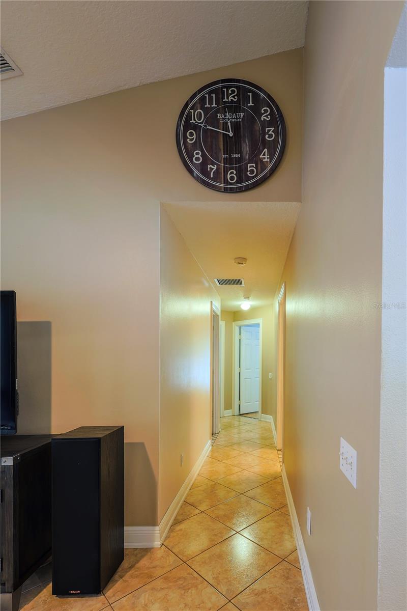 37 VALLEYWOOD DR