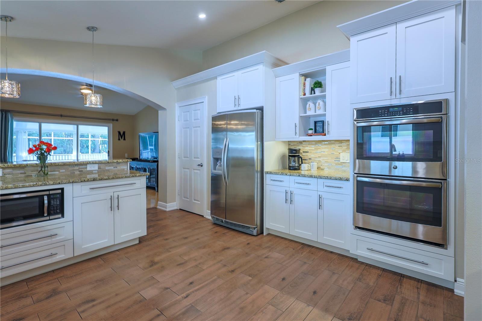37 VALLEYWOOD DR