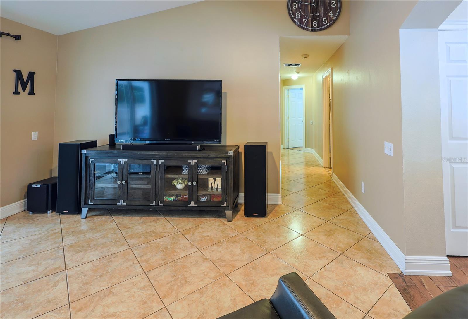 37 VALLEYWOOD DR