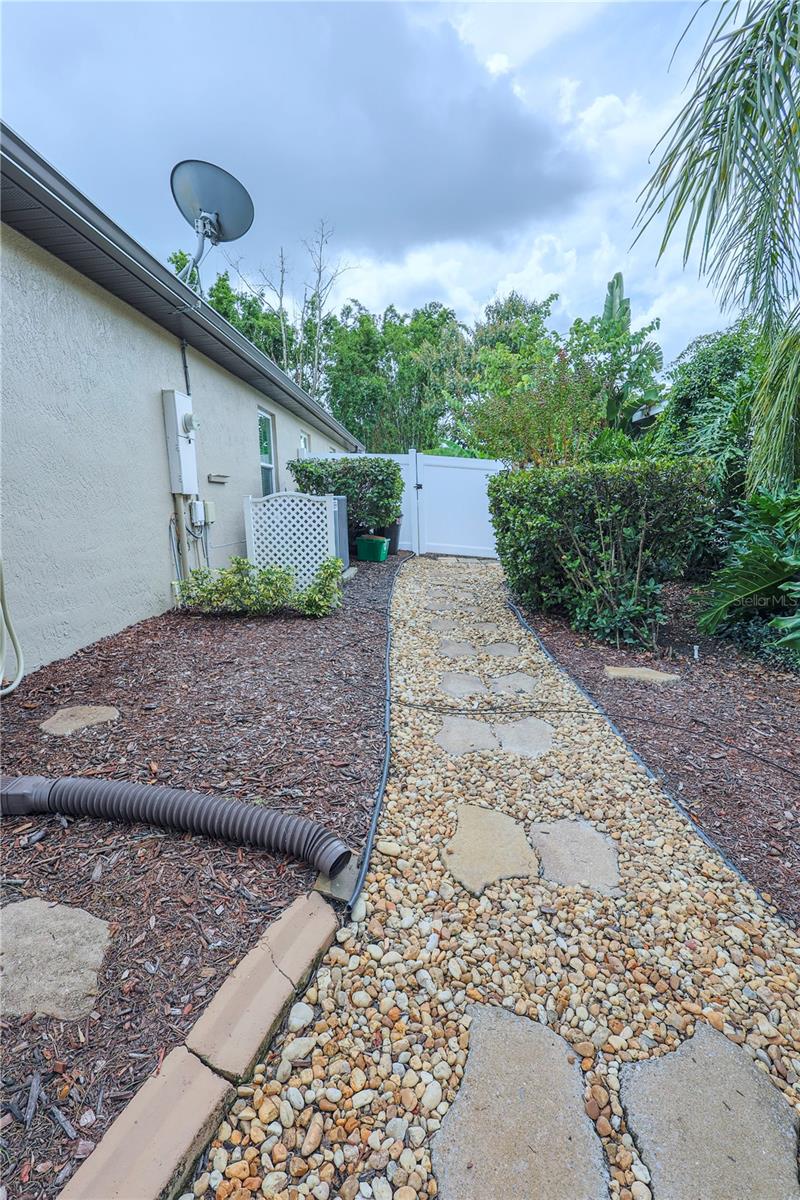 37 VALLEYWOOD DR