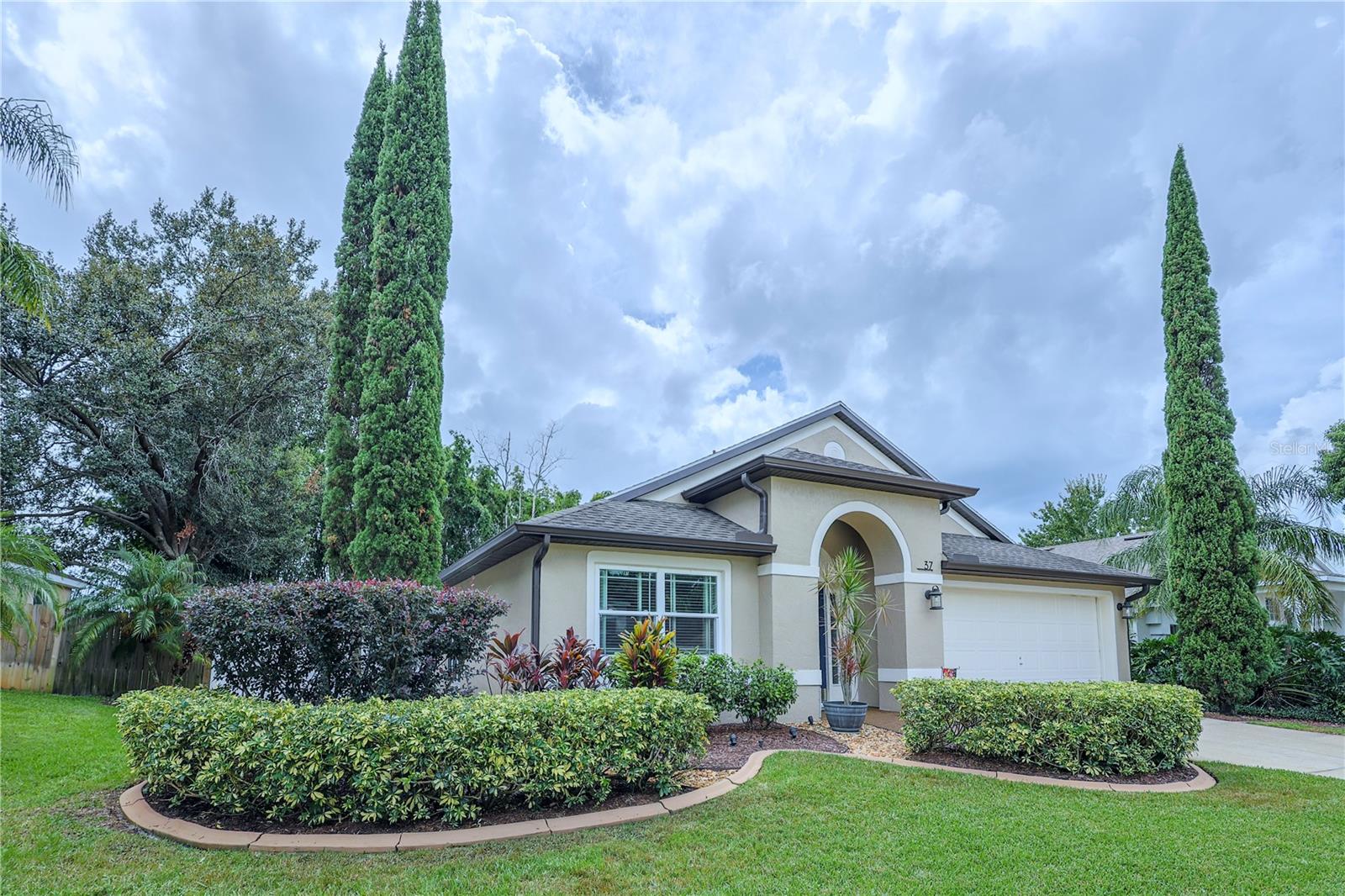 37 VALLEYWOOD DR
