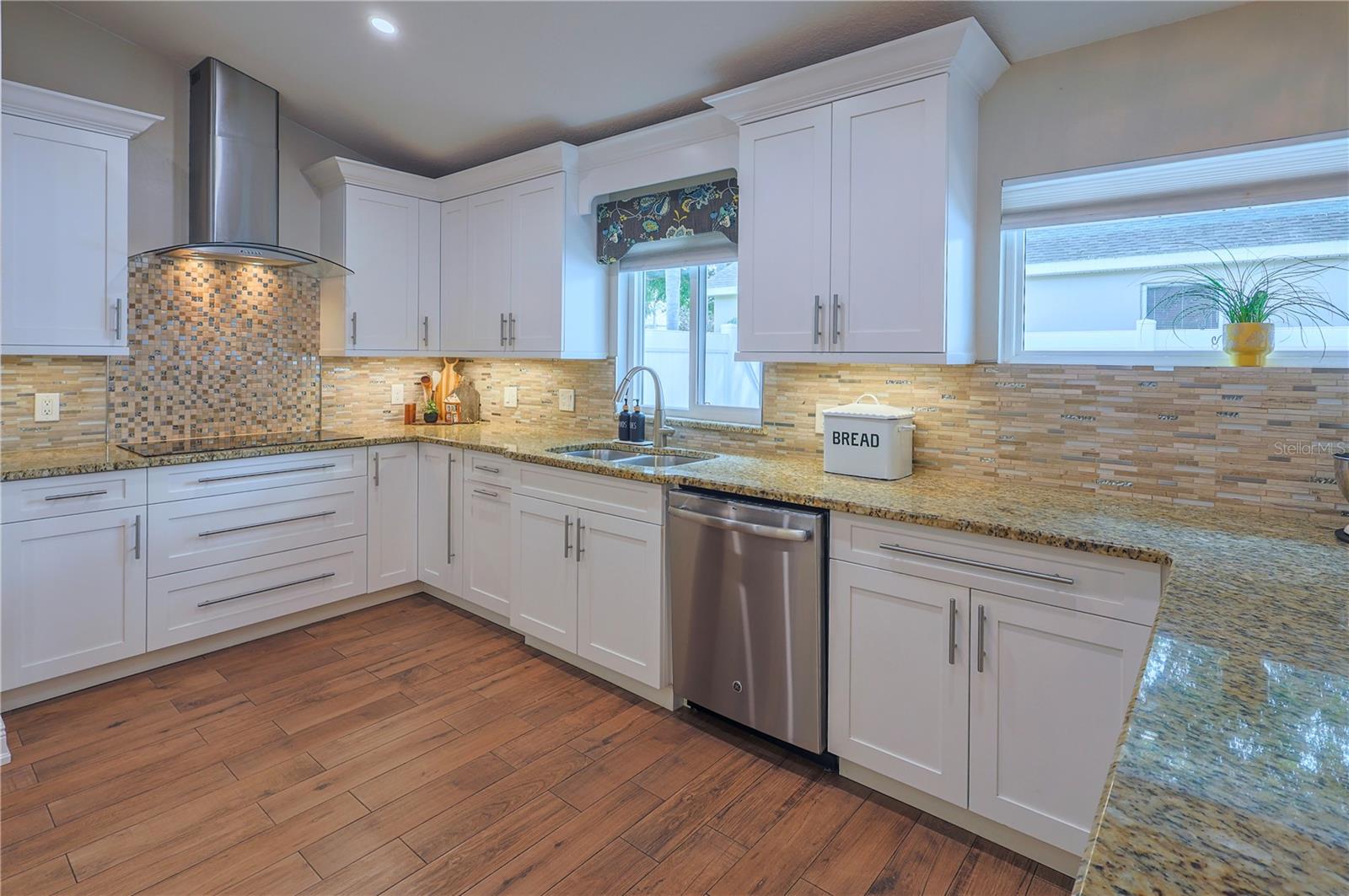 37 VALLEYWOOD DR