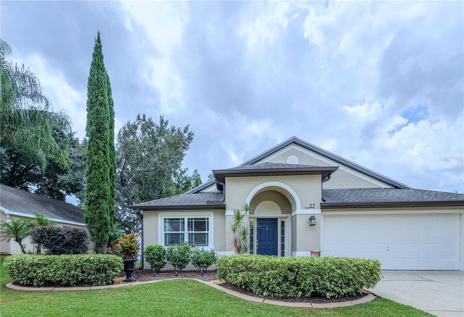 37 VALLEYWOOD DR