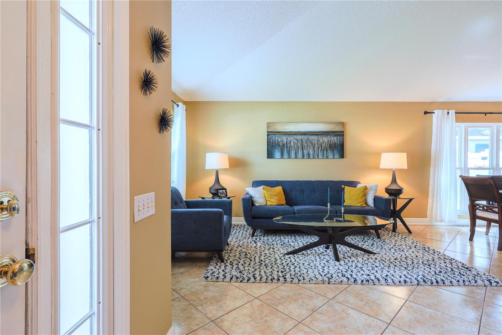 37 VALLEYWOOD DR