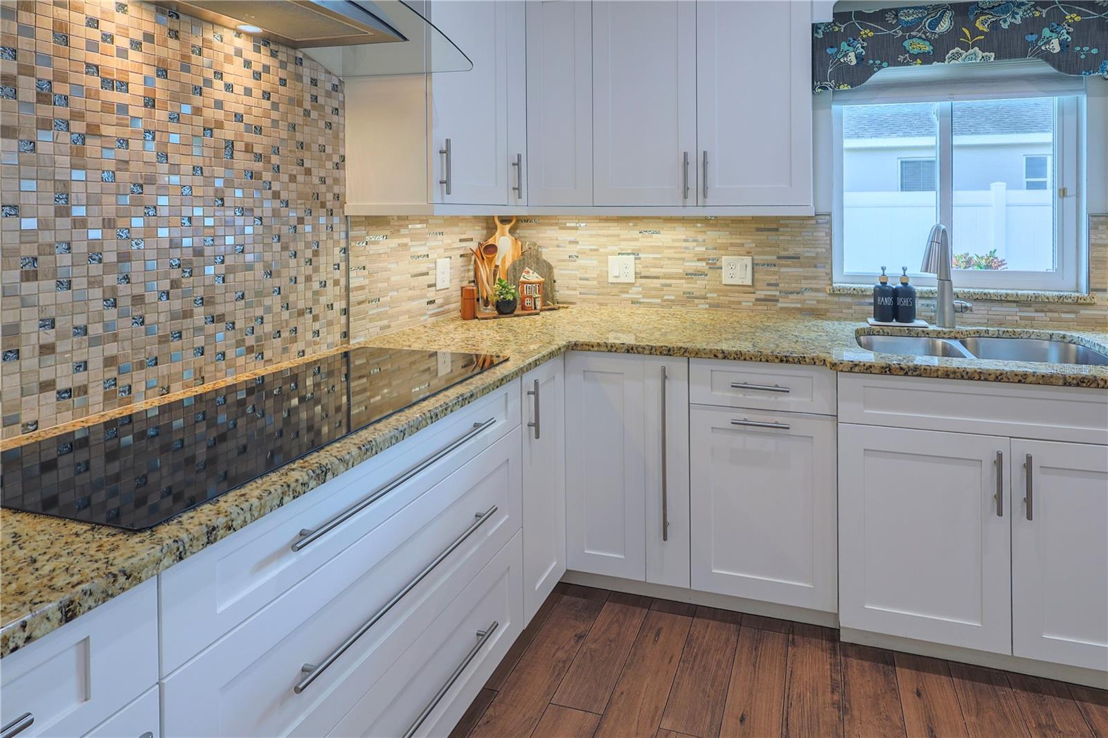 37 VALLEYWOOD DR