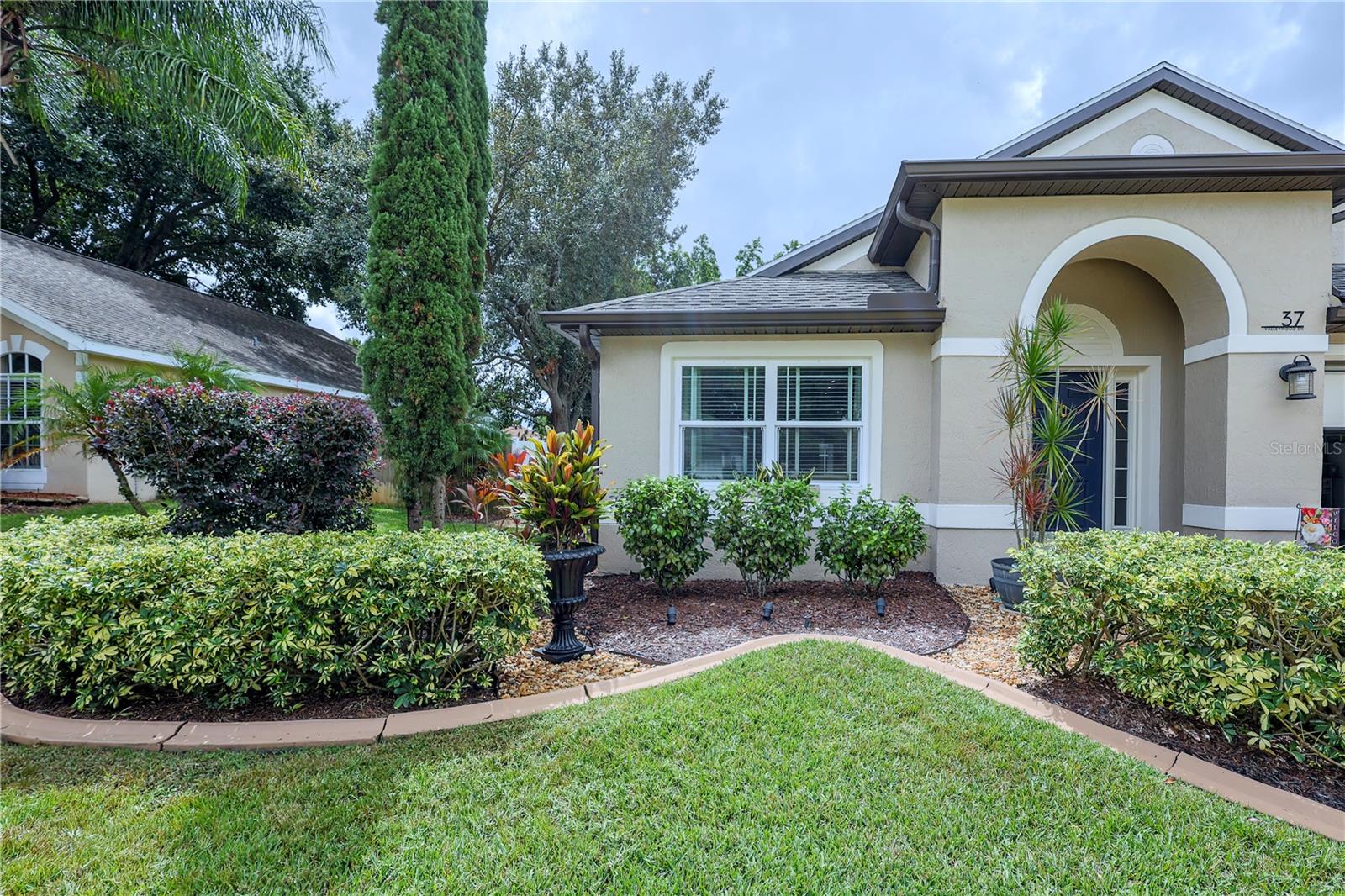 37 VALLEYWOOD DR