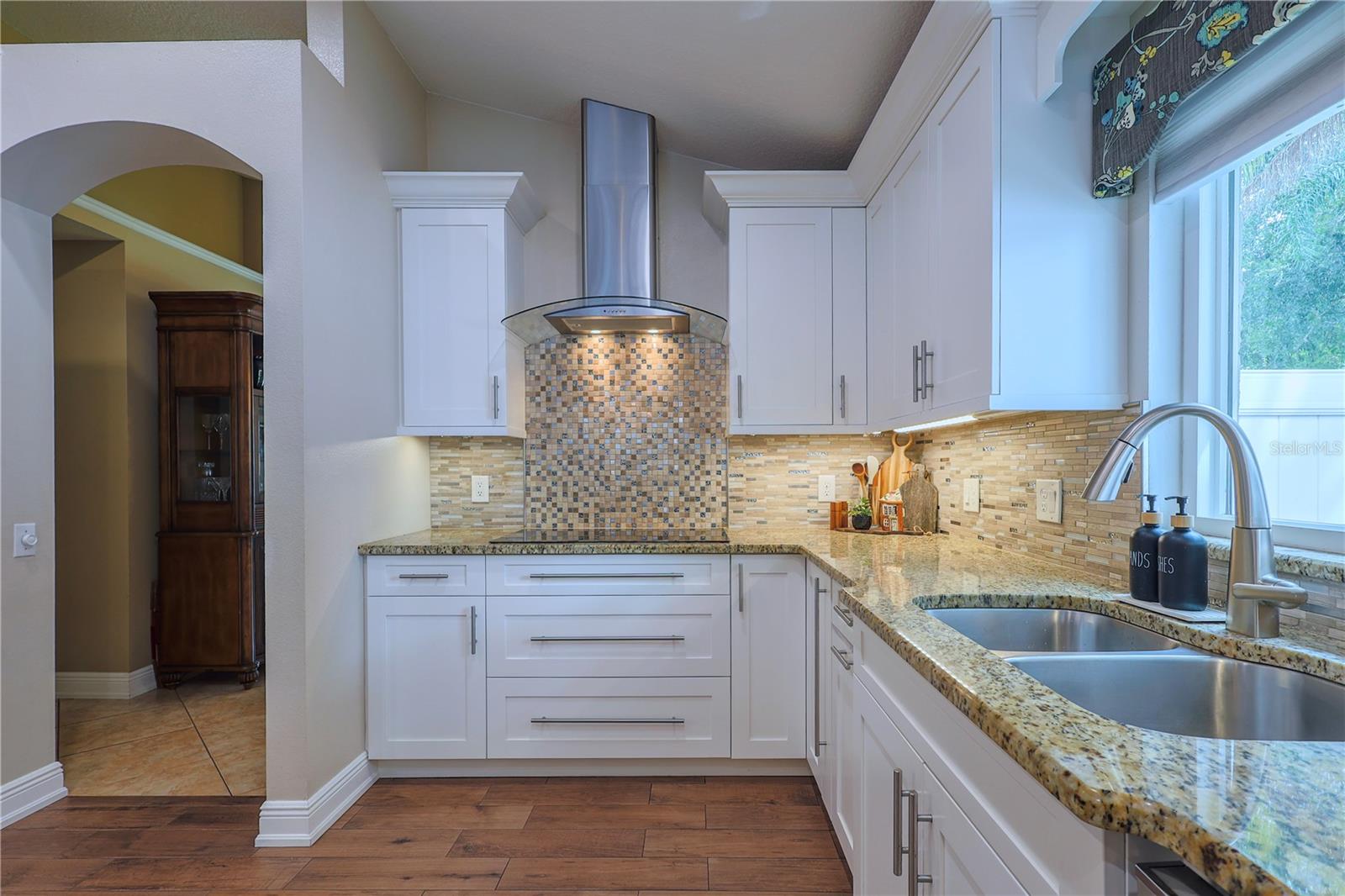 37 VALLEYWOOD DR
