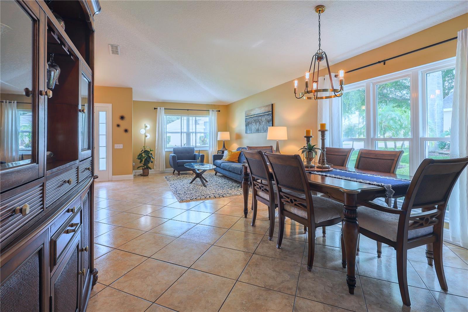 37 VALLEYWOOD DR