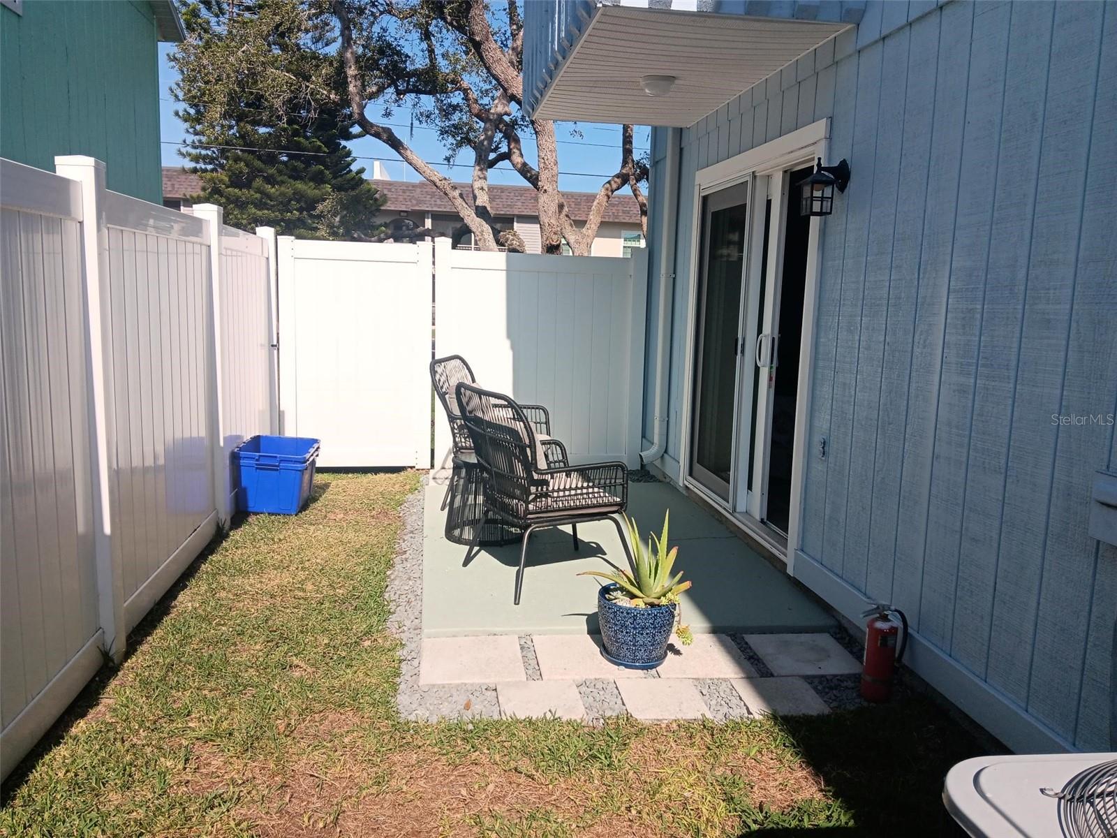 742 LAUREL BAY CIR
