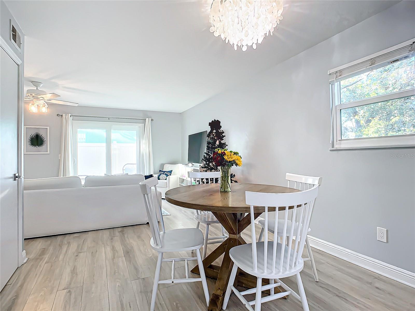 742 LAUREL BAY CIR