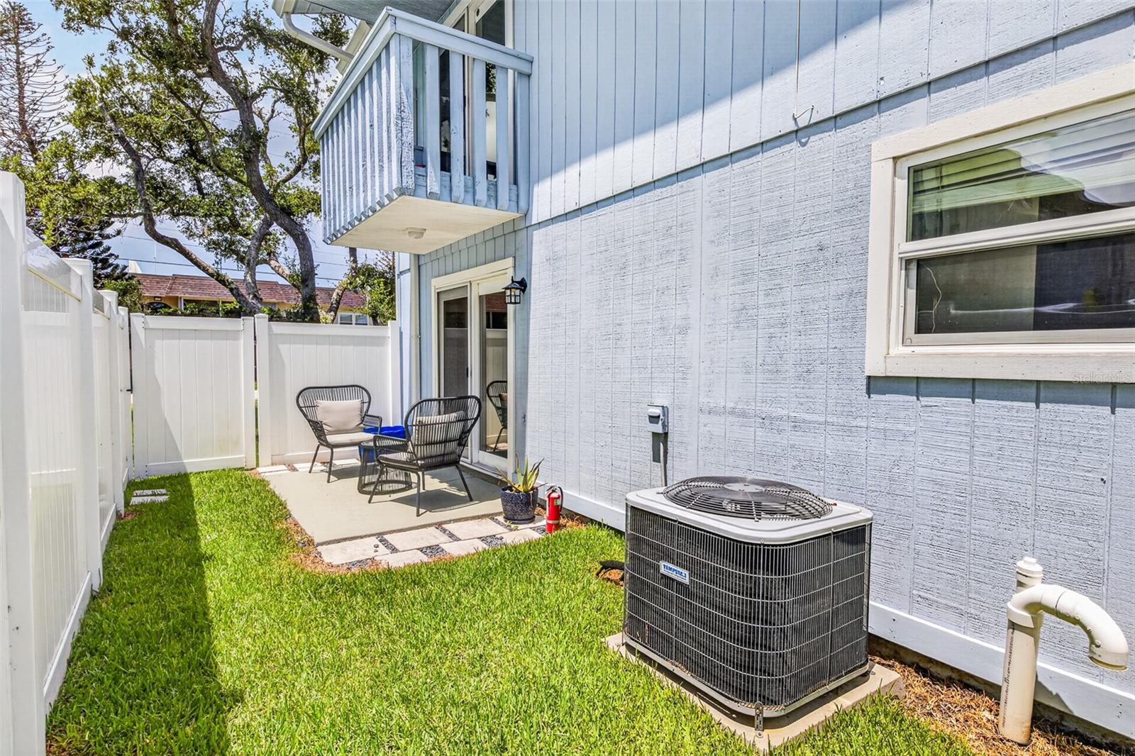 742 LAUREL BAY CIR