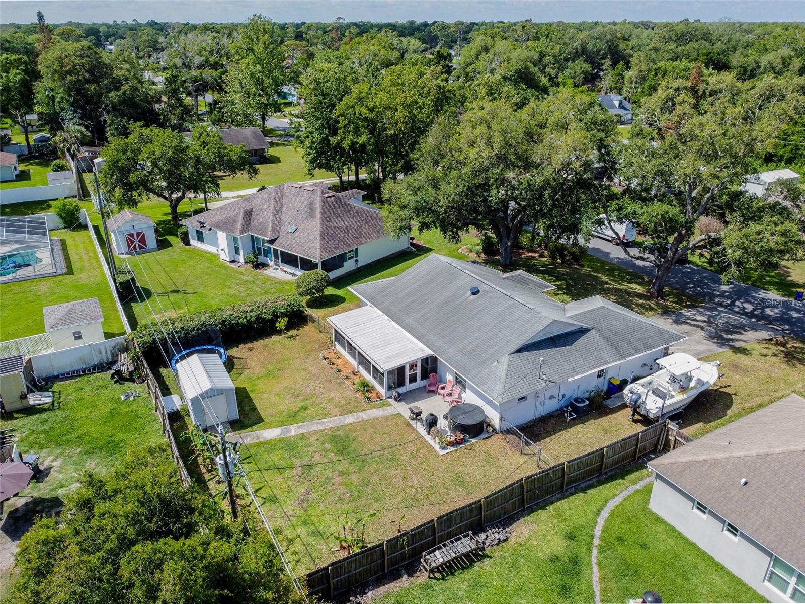 2225 VISTA PALM DR