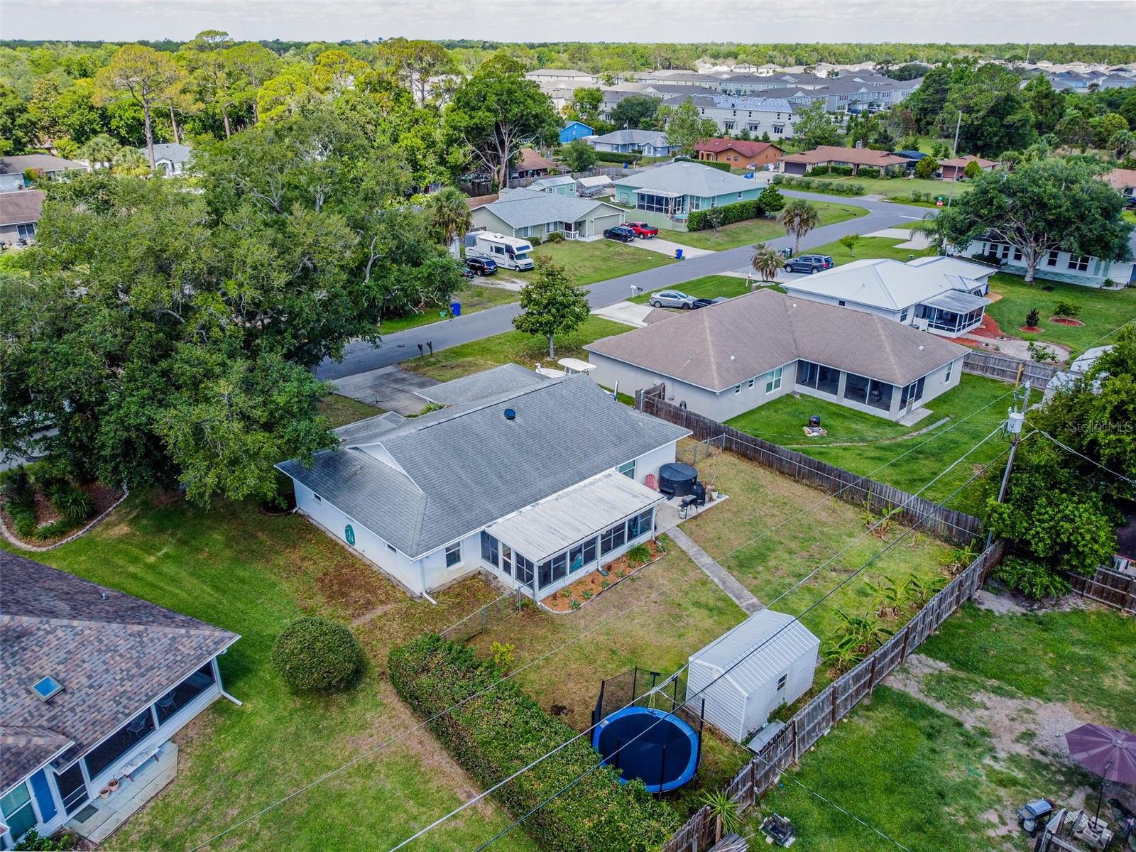 2225 VISTA PALM DR