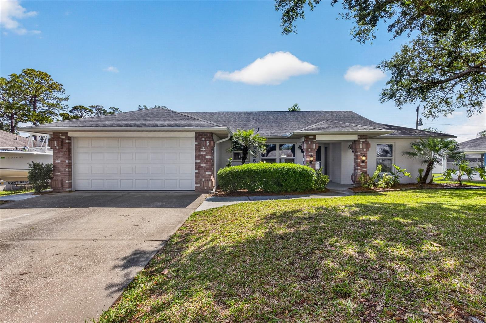 2225 VISTA PALM DR