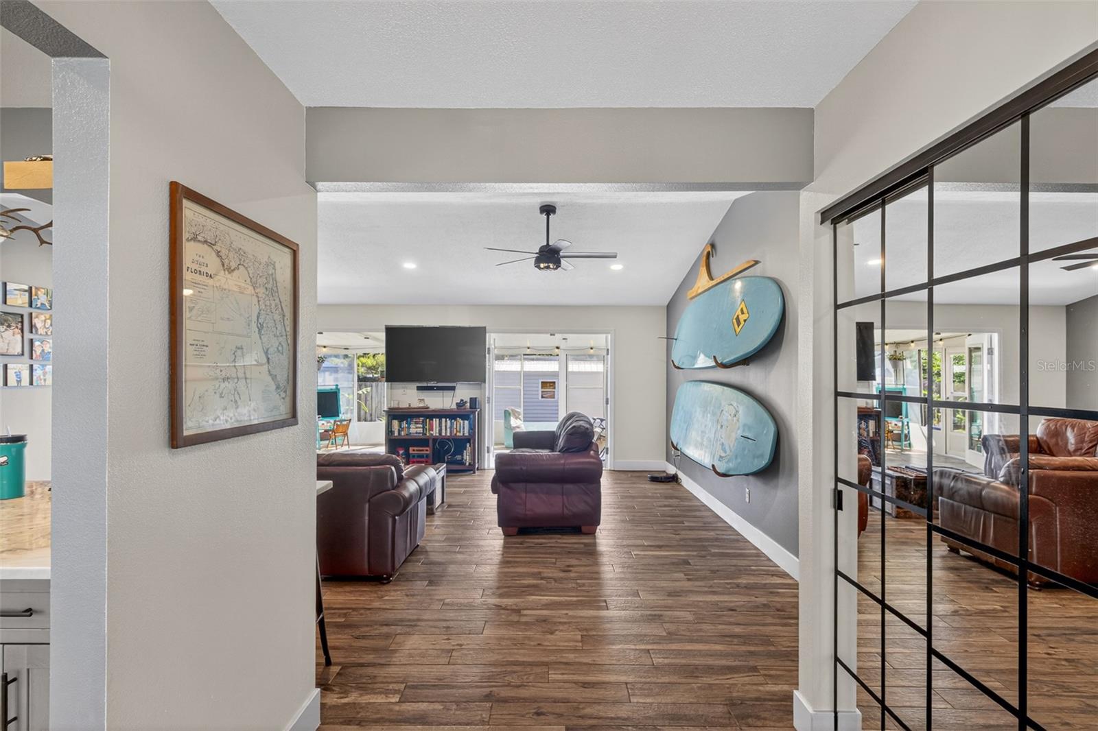 2225 VISTA PALM DR