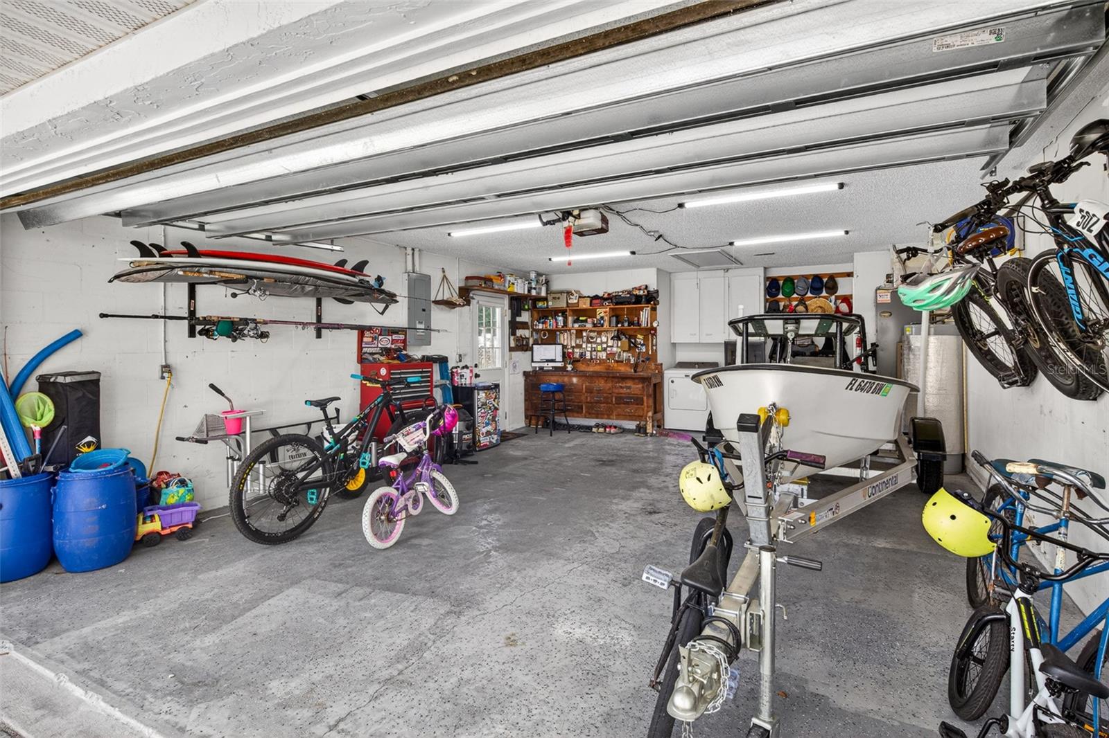 2225 VISTA PALM DR