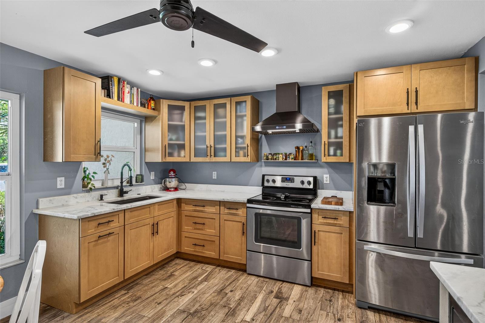 2225 VISTA PALM DR