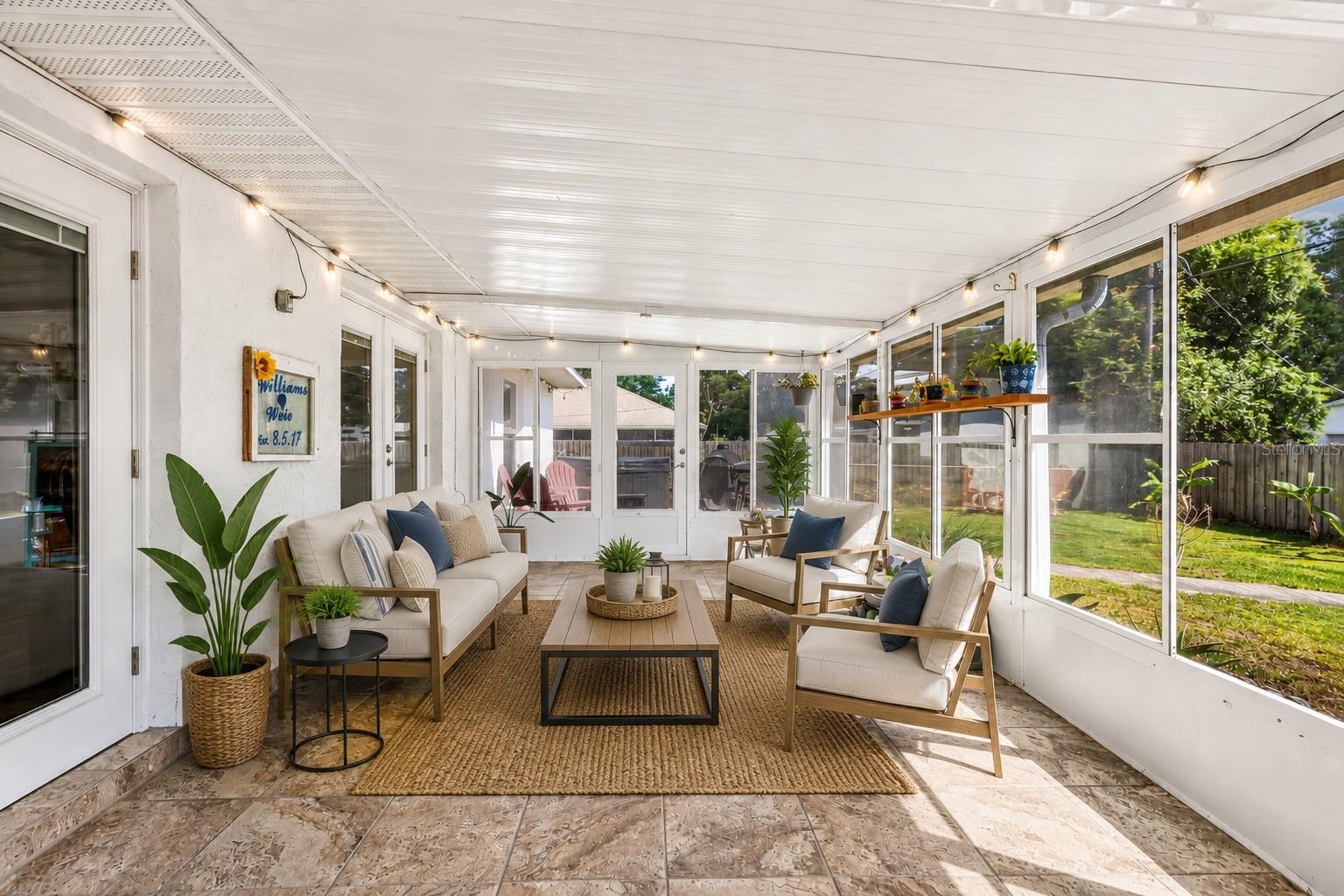 2225 VISTA PALM DR