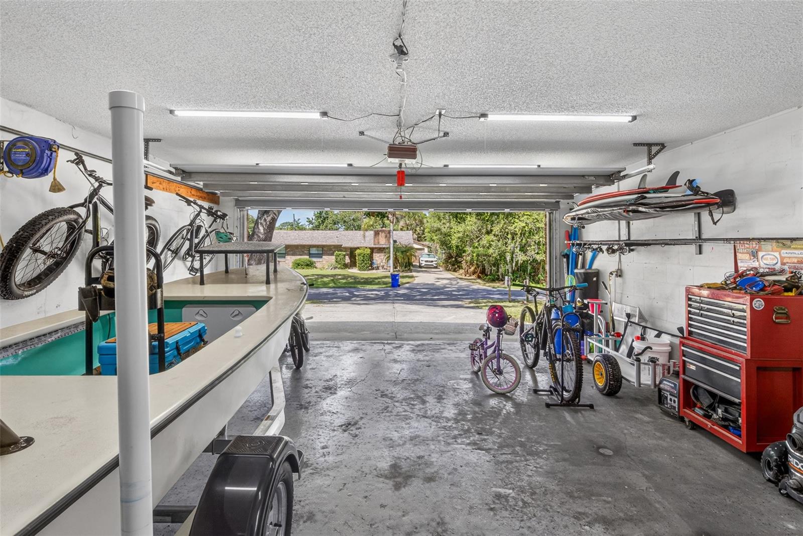 2225 VISTA PALM DR