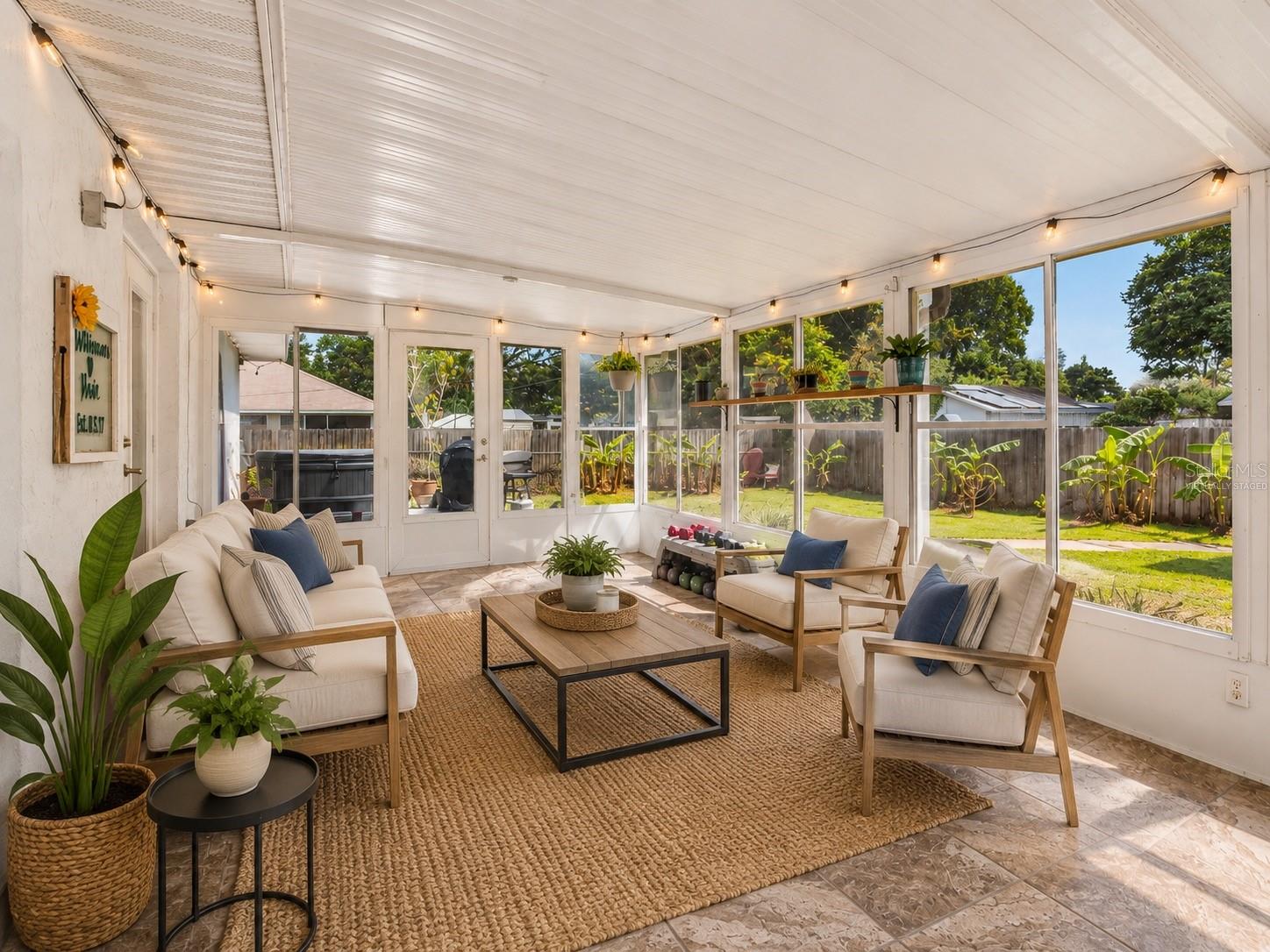 2225 VISTA PALM DR