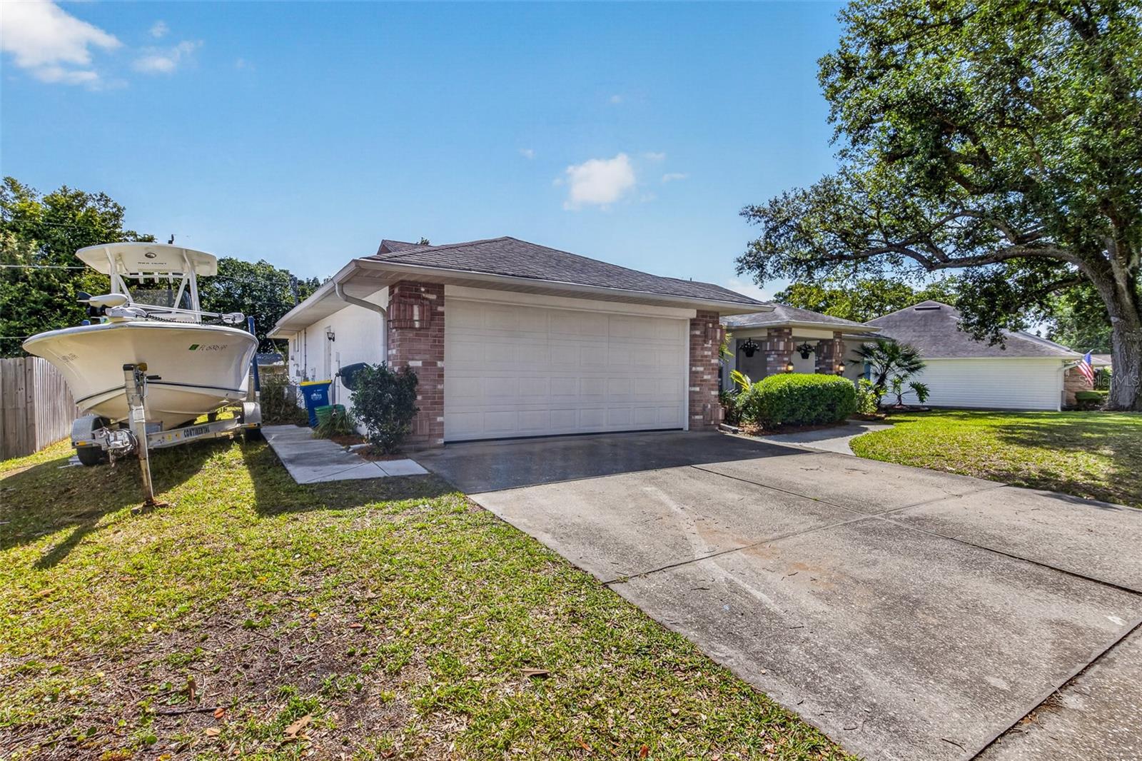 2225 VISTA PALM DR