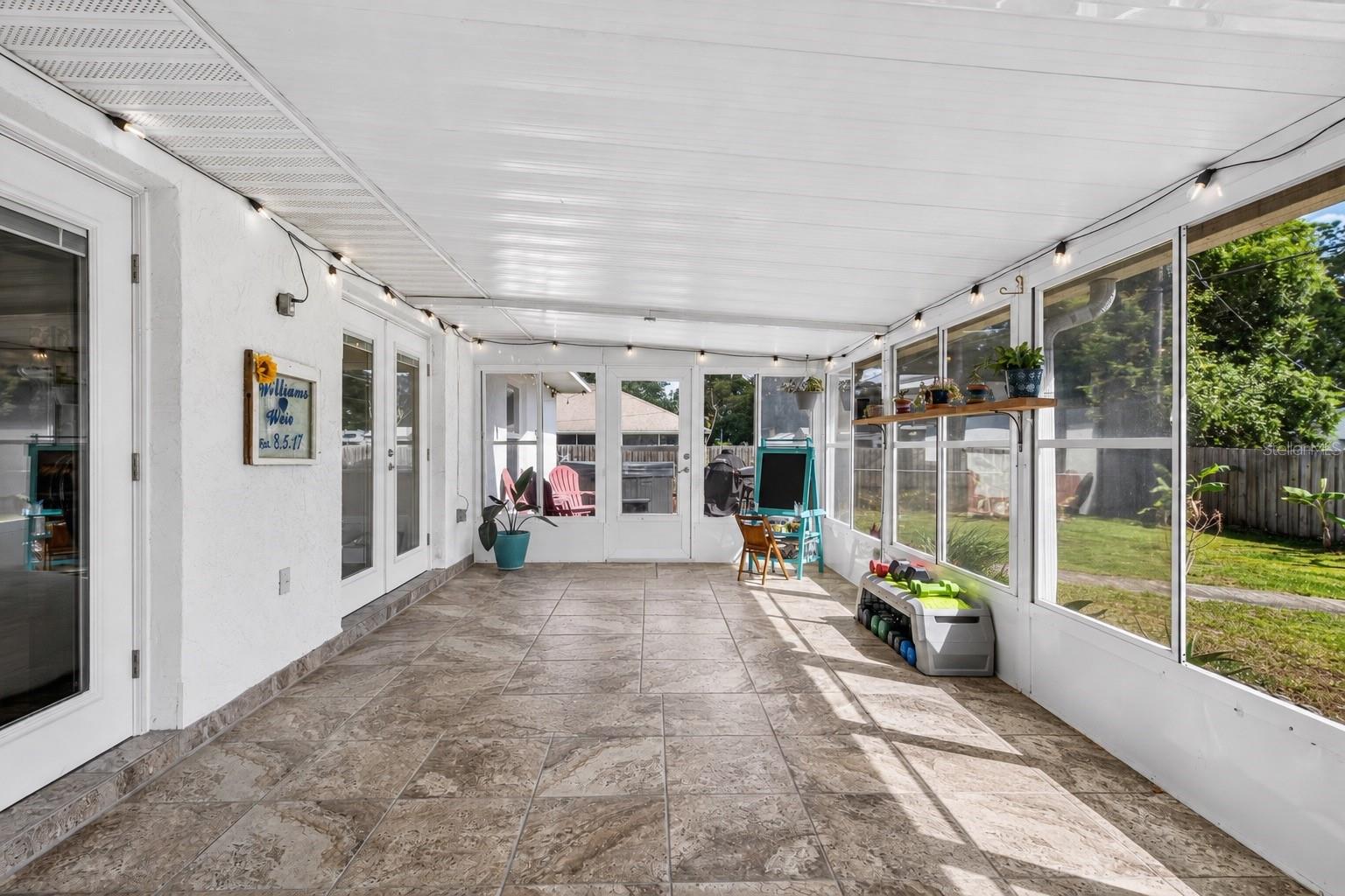 2225 VISTA PALM DR