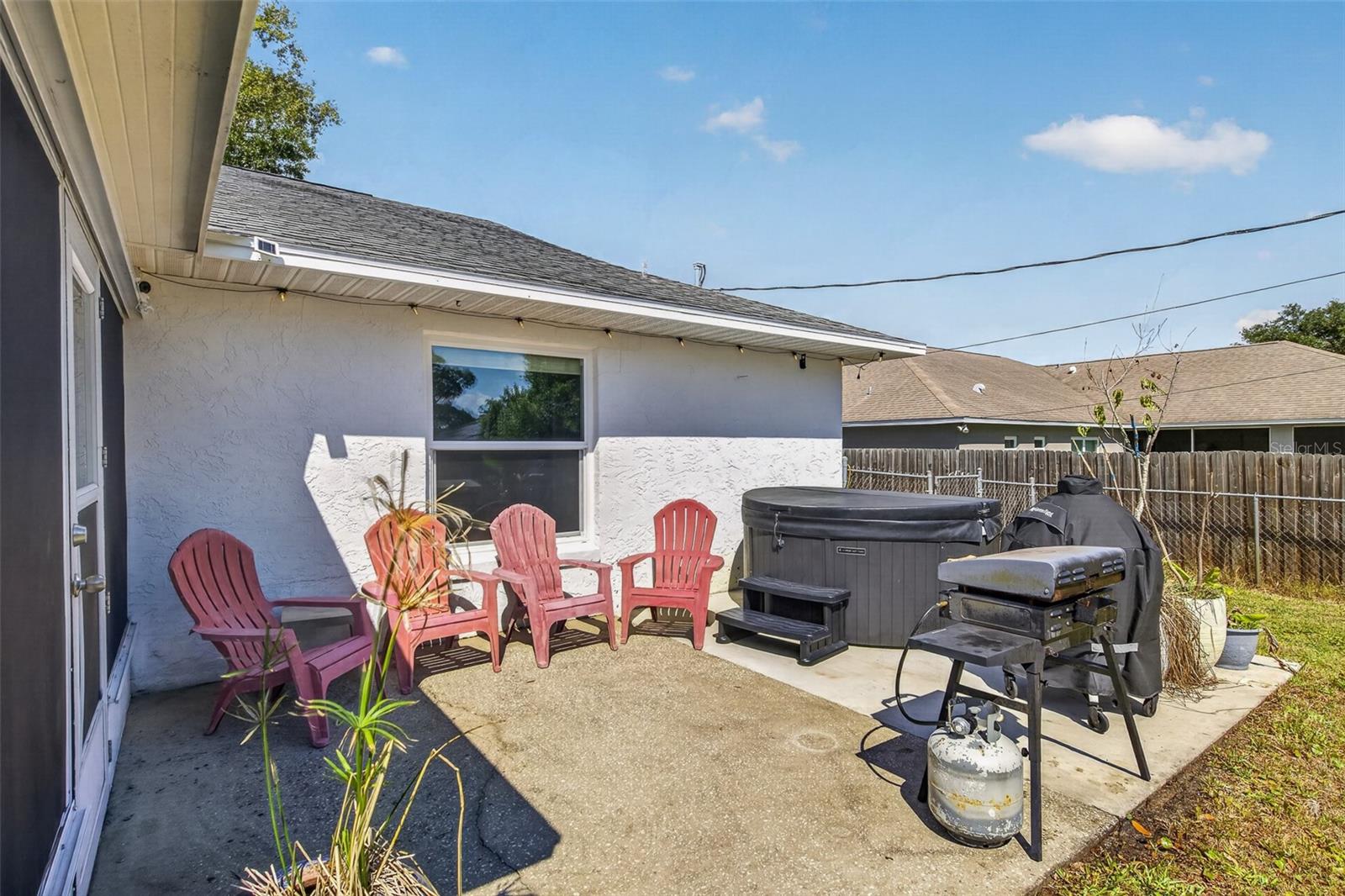 2225 VISTA PALM DR