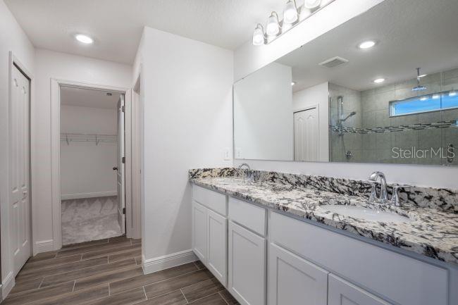 2220 ELEGANT MANOR CIR