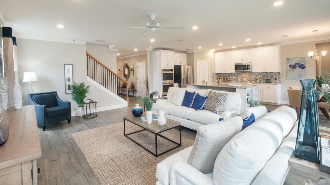 2220 ELEGANT MANOR CIR