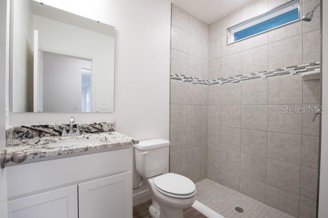 2220 ELEGANT MANOR CIR