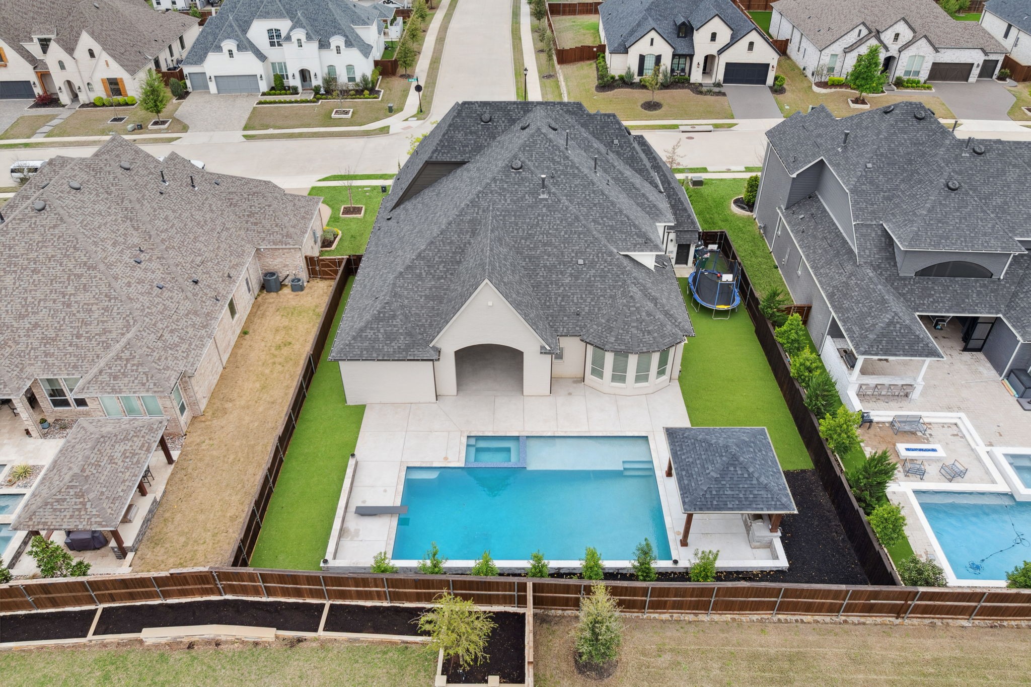 2720 Whirlaway Court
