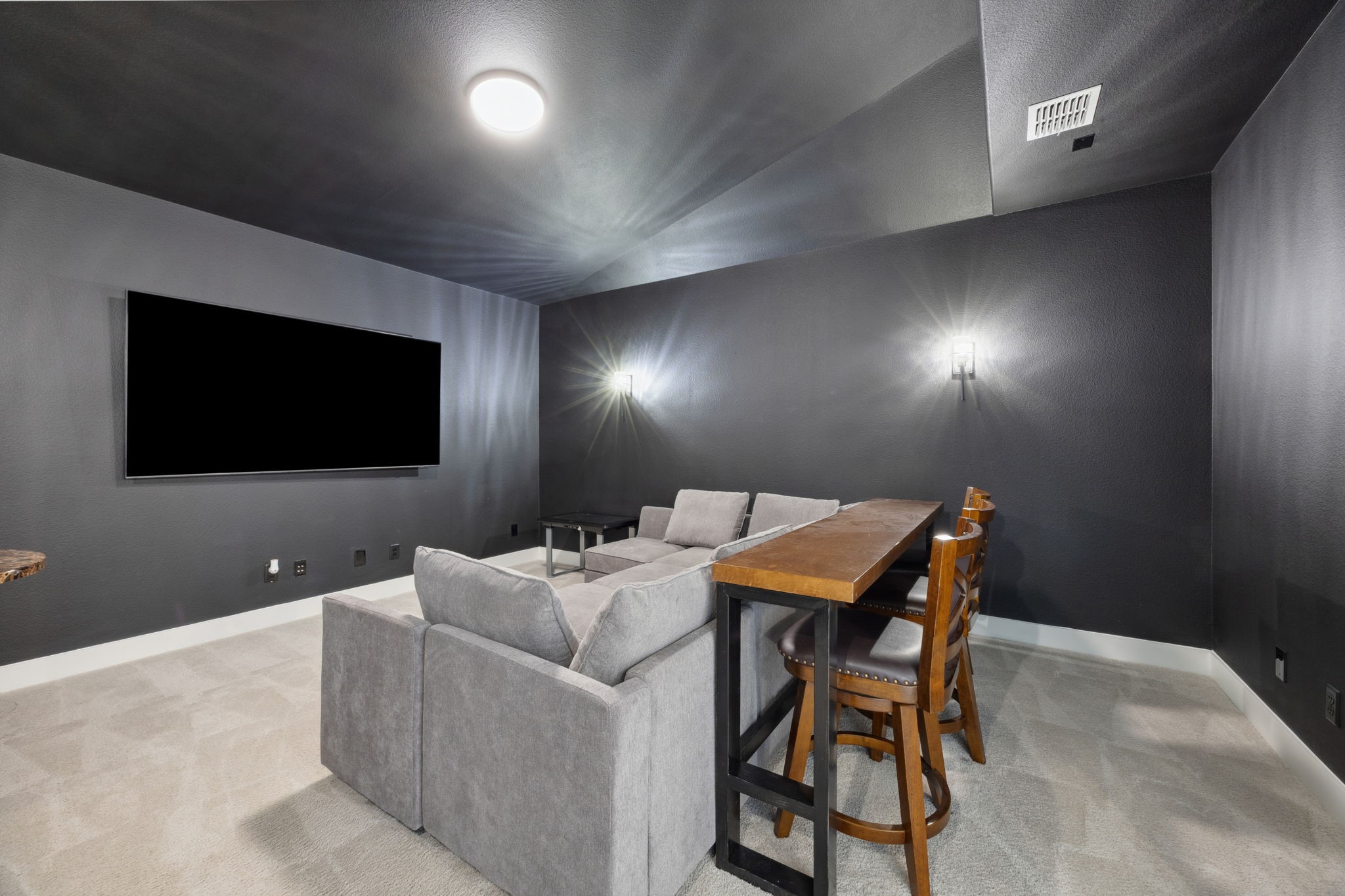 2720 Whirlaway Court
