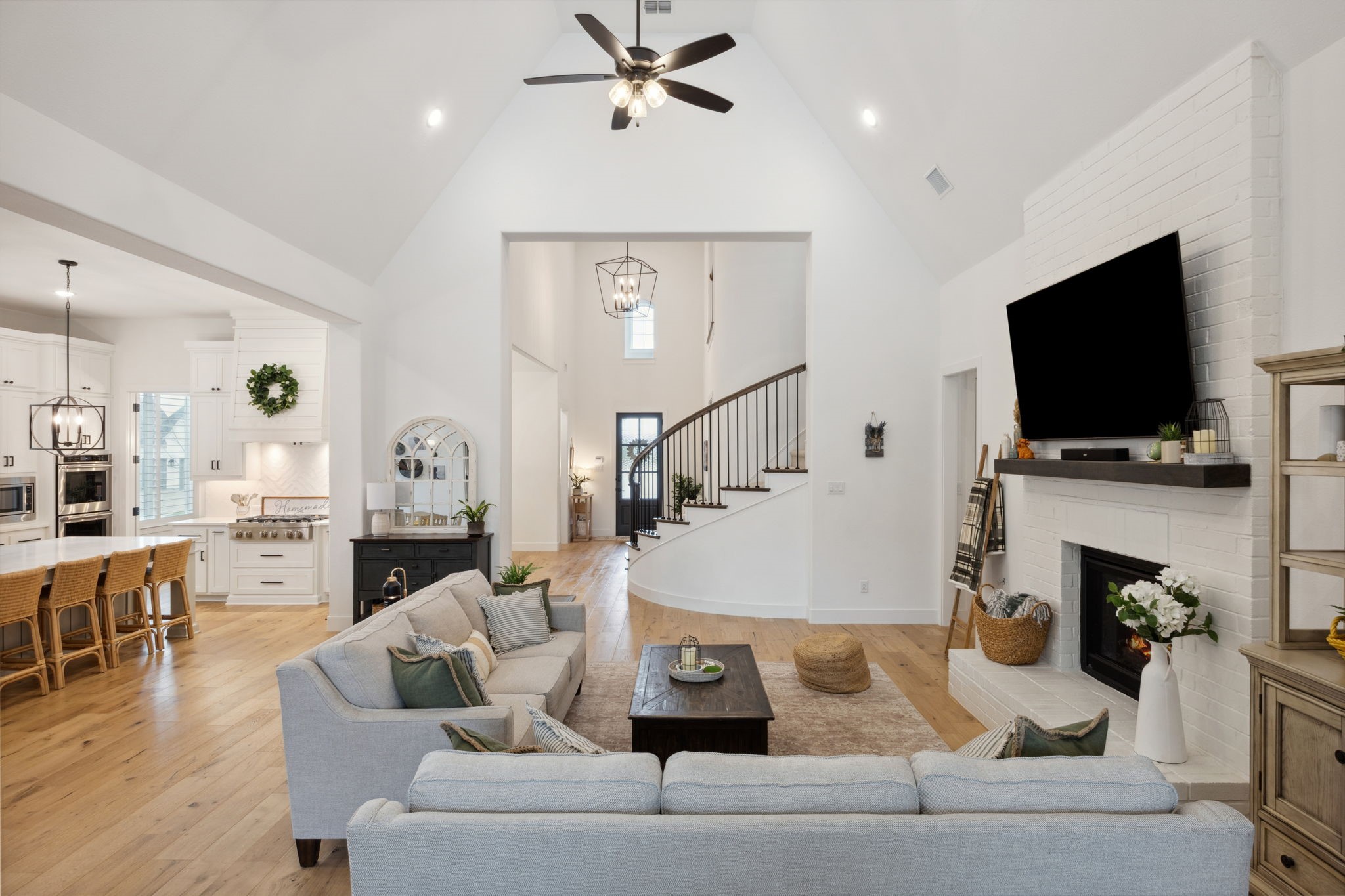 2720 Whirlaway Court