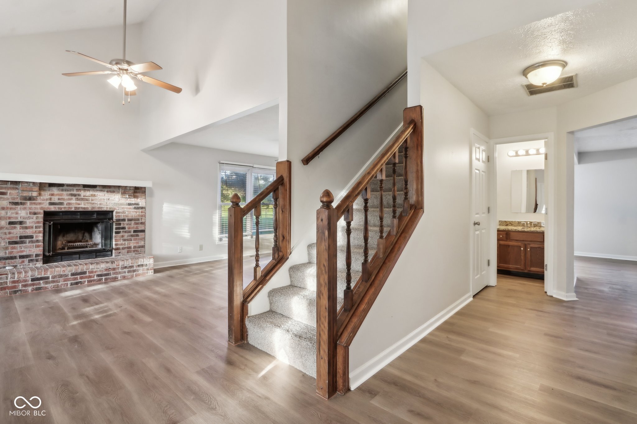 7864 Paddington Lane W