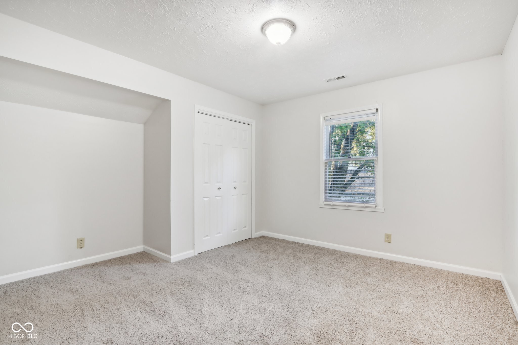 7864 Paddington Lane W