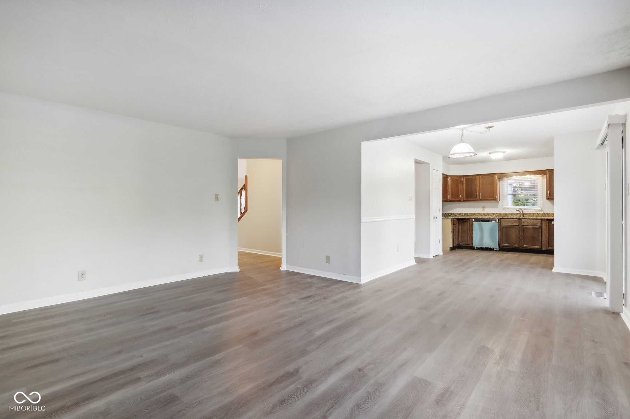 7864 Paddington Lane W