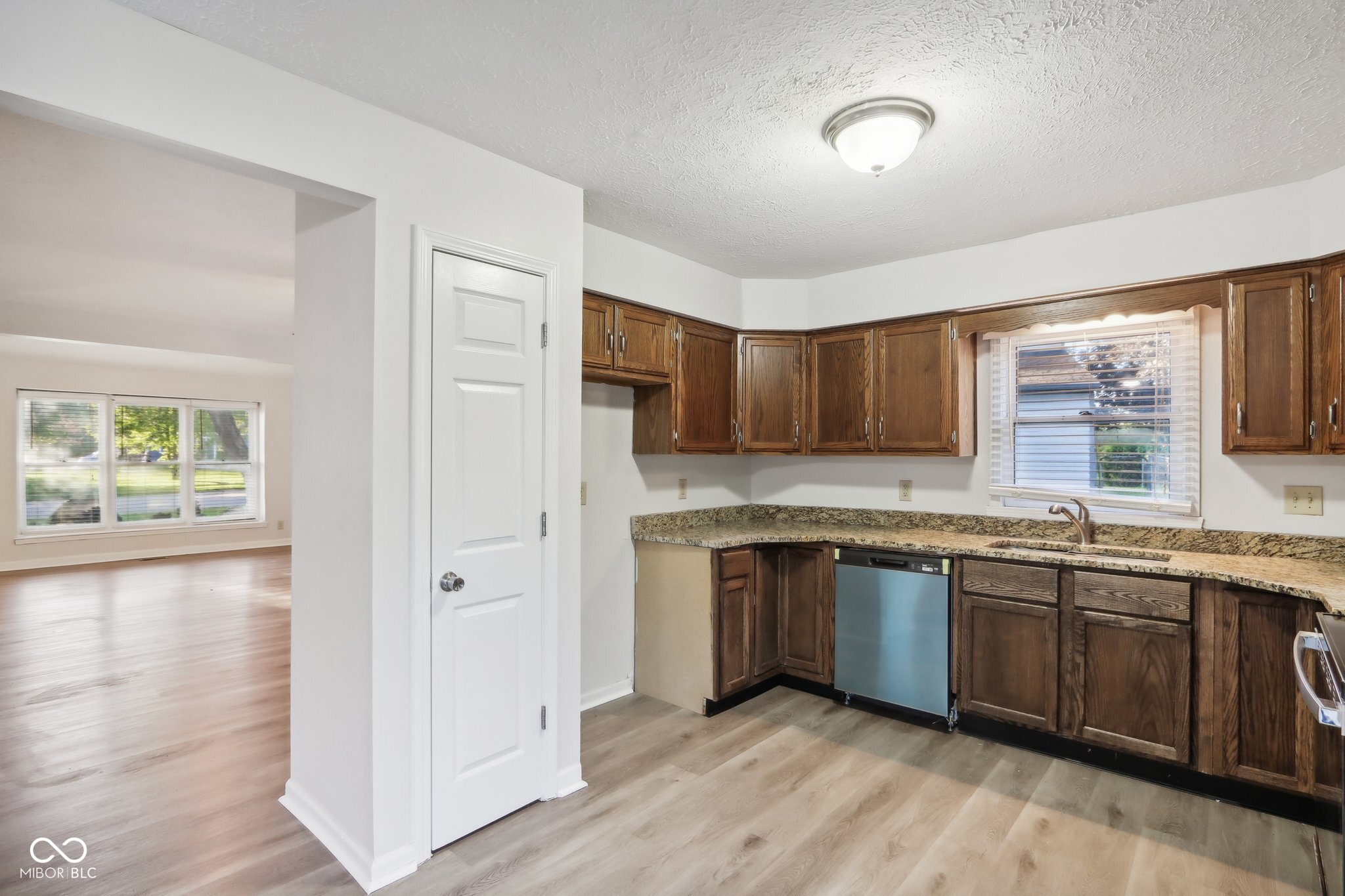 7864 Paddington Lane W