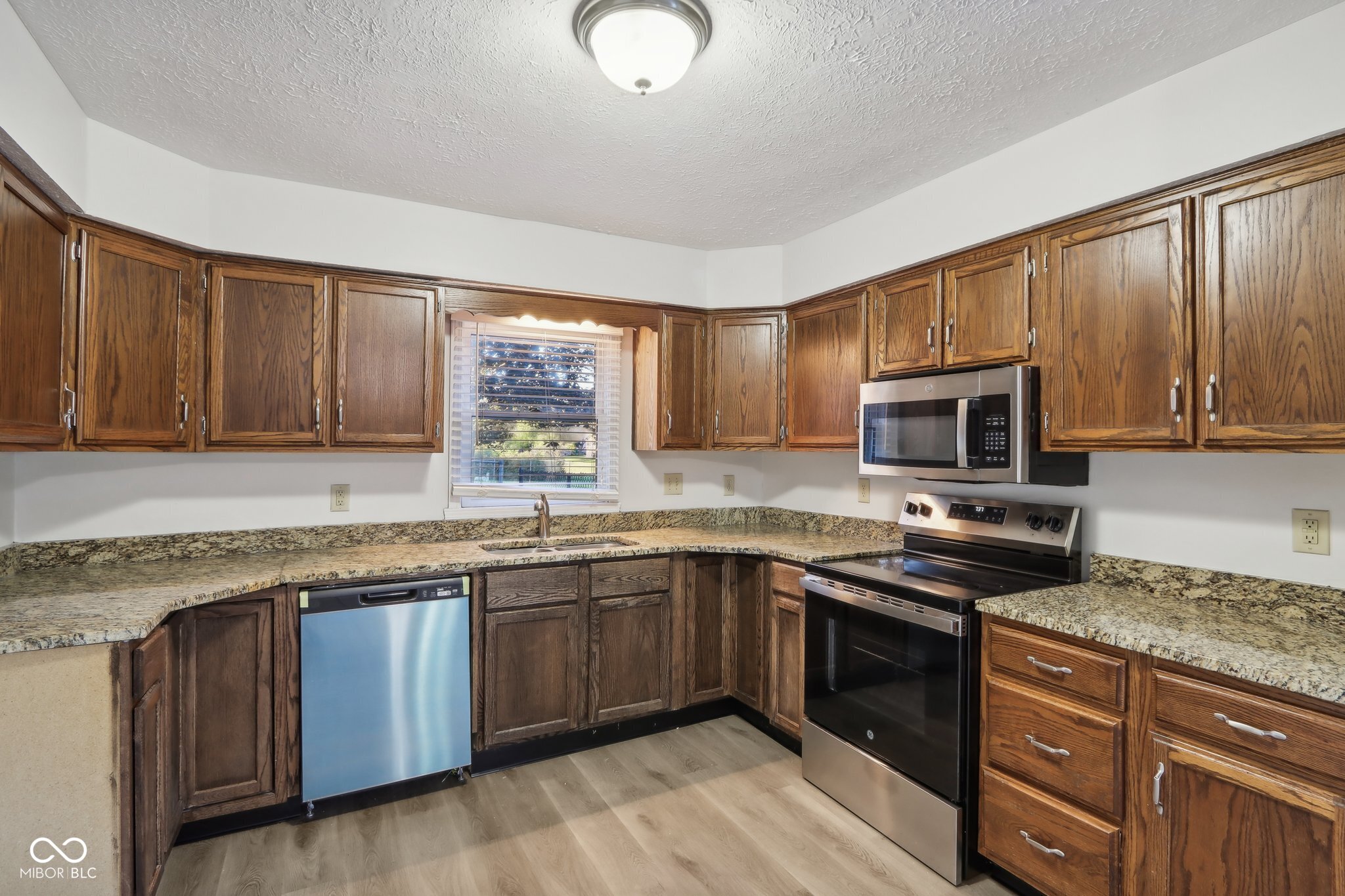7864 Paddington Lane W
